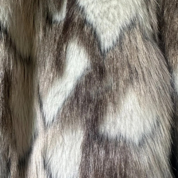 HEARTLOOM FAUX JACKET - Picture 5 of 6